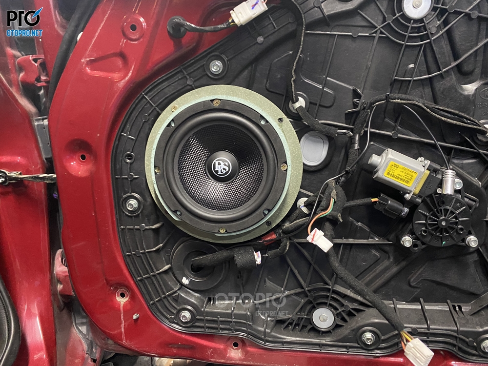 Độ loa Kia Cerato 2015 với cấu hình âm thanh loa DLS MC6.2 2