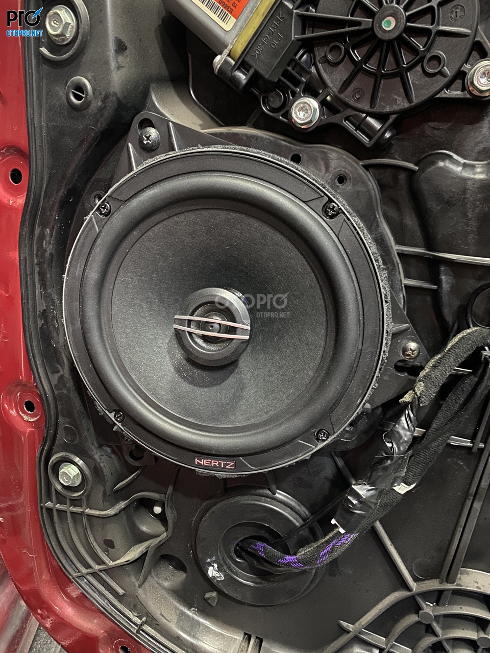 Độ loa Kia Cerato 2015 với cấu hình âm thanh loa DLS MC6.2 3