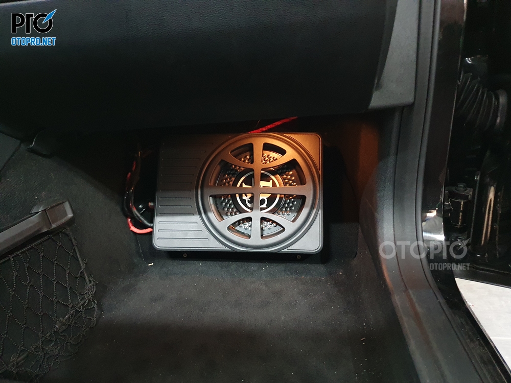 độ loa sub điện Mercedes E300