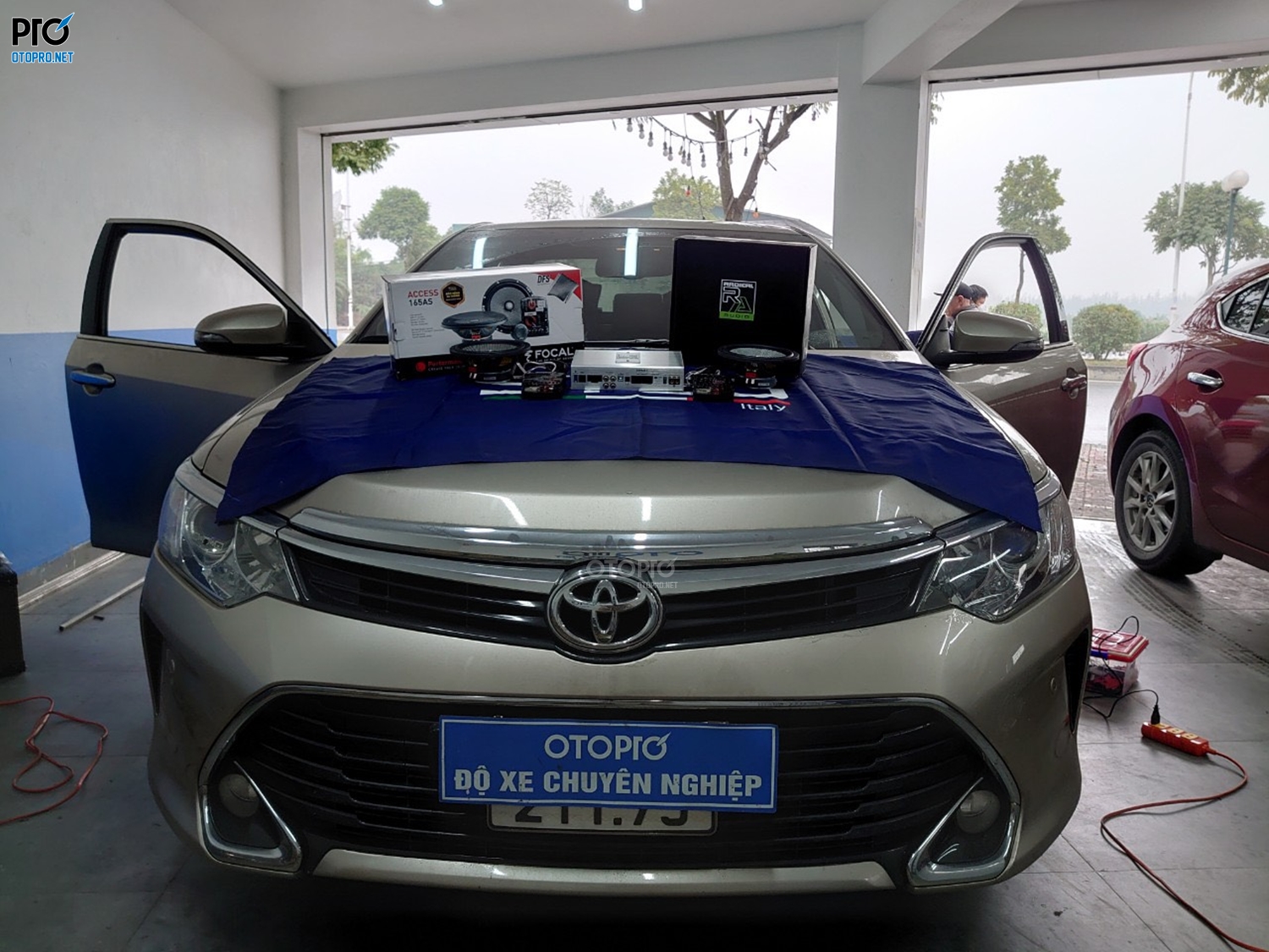 Độ loa Toyota Camry 2.5Q 2015 với cấu hình âm thanh loa Focal 165 AS