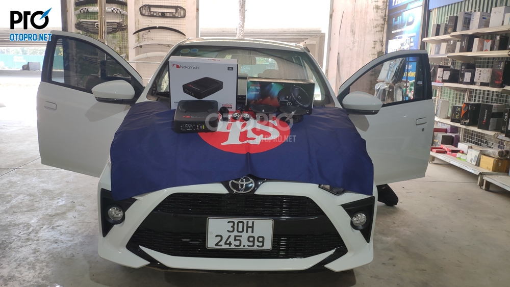Độ loa Toyota Wigo 2020 với cặp loa cánh Focal RSE 165 và sub điện nakamichi