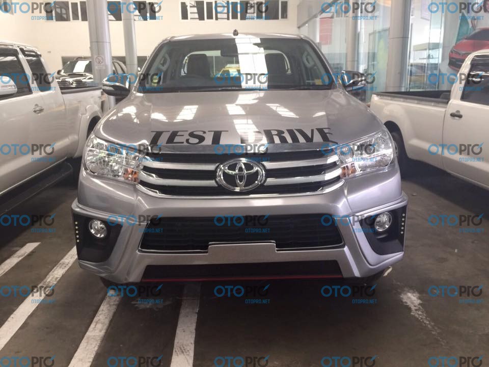 Bodylip trước cho Toyota Hilux Revo 2015-2016 mẫu Beta Thái Lan