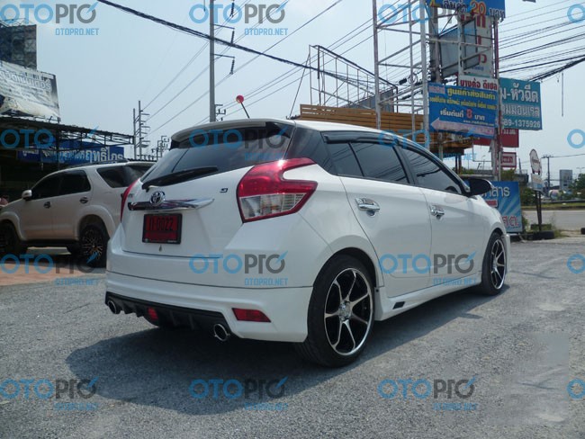 Bodykit cho Toyota Yaris 2014-2016 mẫu D-One Thái Lan