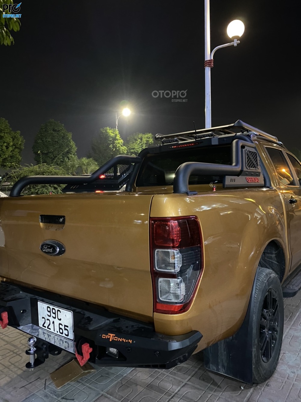 Độ cản sau Ford Ranger 2019 với cản sau mẫu Option 4x4