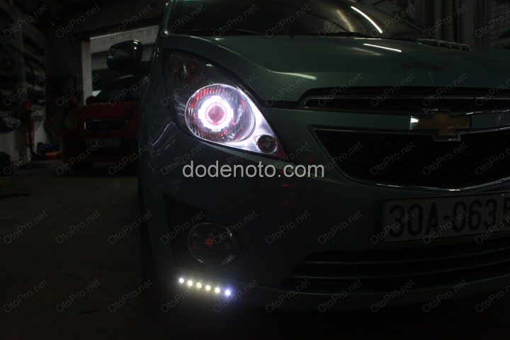 Độ đèn Bi-xenon, Angle Eyes mẫu BMW cho xe Chevrolet Spark