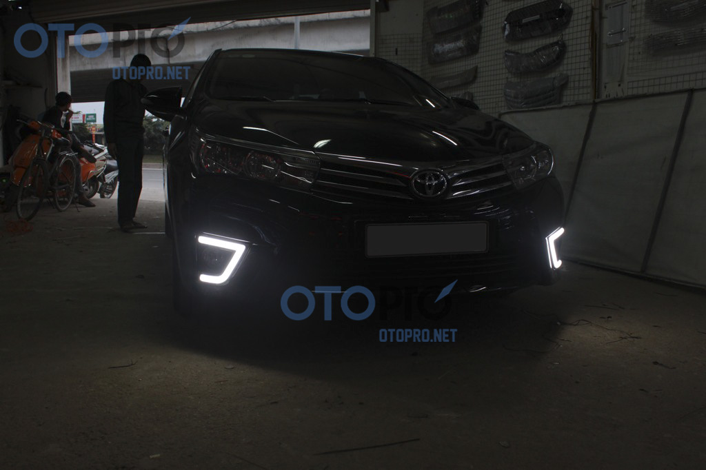 Đèn gầm LED daylight khối cho xe Altis 2014-2015