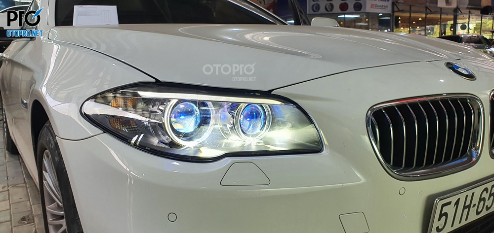 Độ đèn BMW 520i với cặp đèn bi Aozoom Domax X-LED Pro