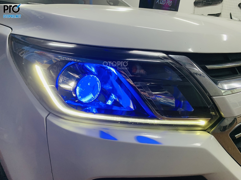 Độ đèn Chevrolet Trailblazer 2019 với đèn bi Domax X-LED Pro