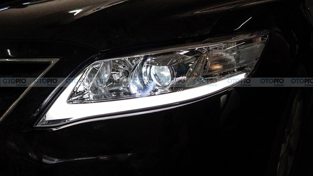 Đèn pha LED nguyên bộ cho Toyota Camry LE 2009
