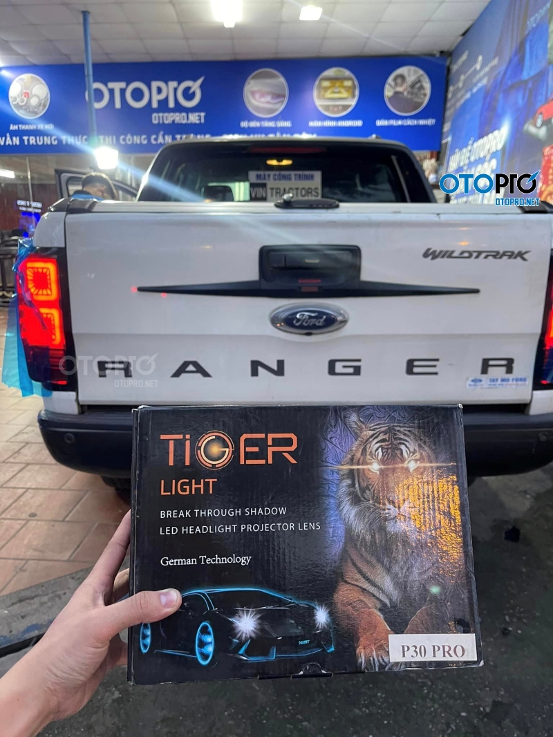 Độ đèn Ford Ranger với Bi Led Tiger Light P30 Pro