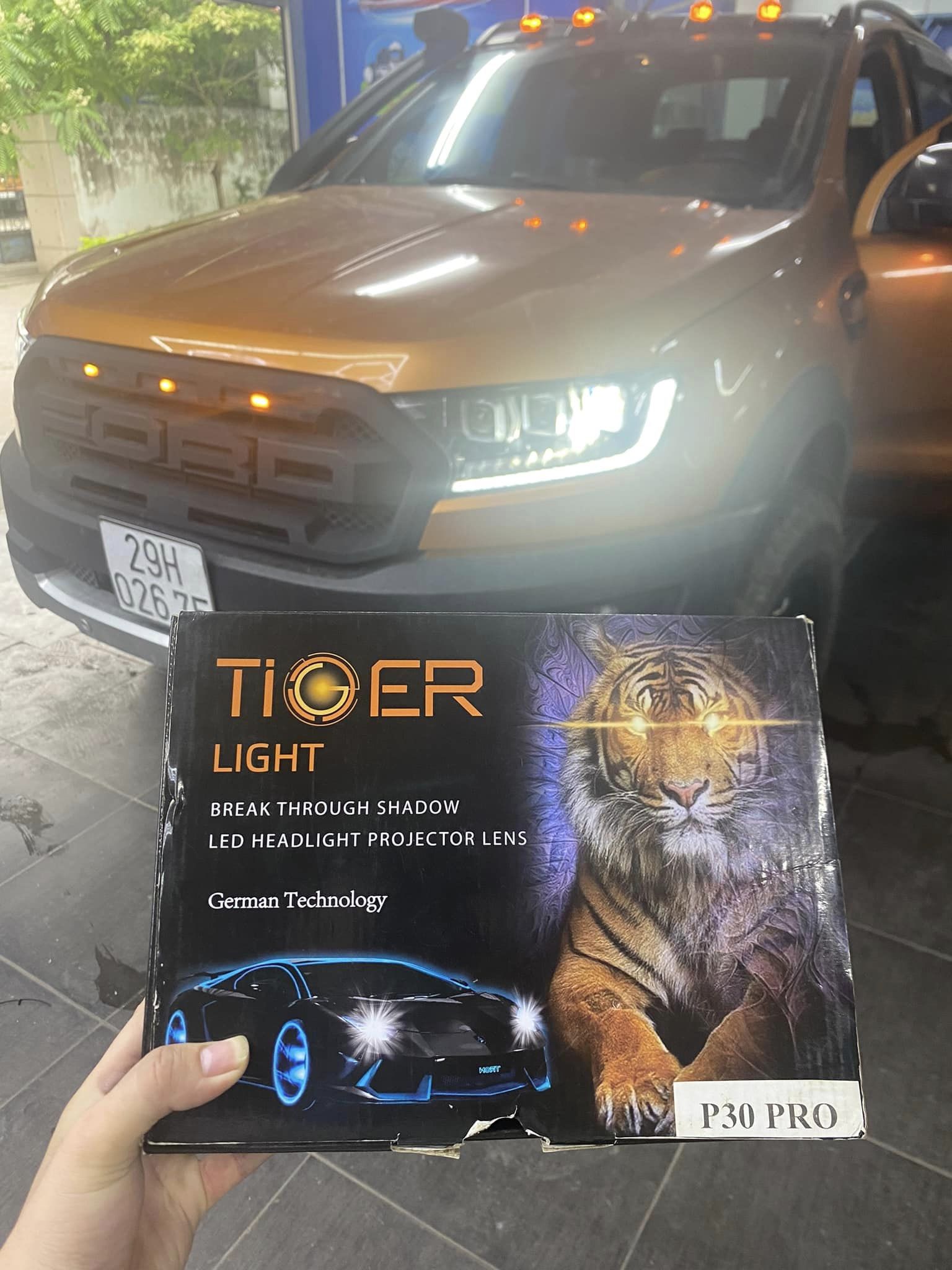 Độ đèn Ford Ranger với Bi Led Tiger Light P30 Pro