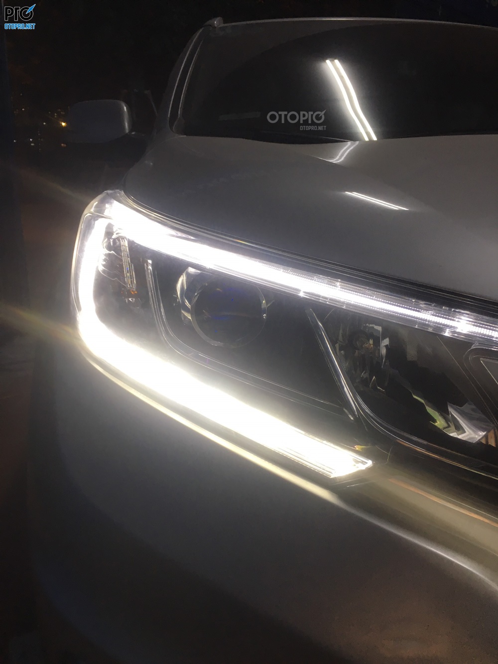Độ đèn Honda CRV 2016 với bi pha Domax Omega Laser