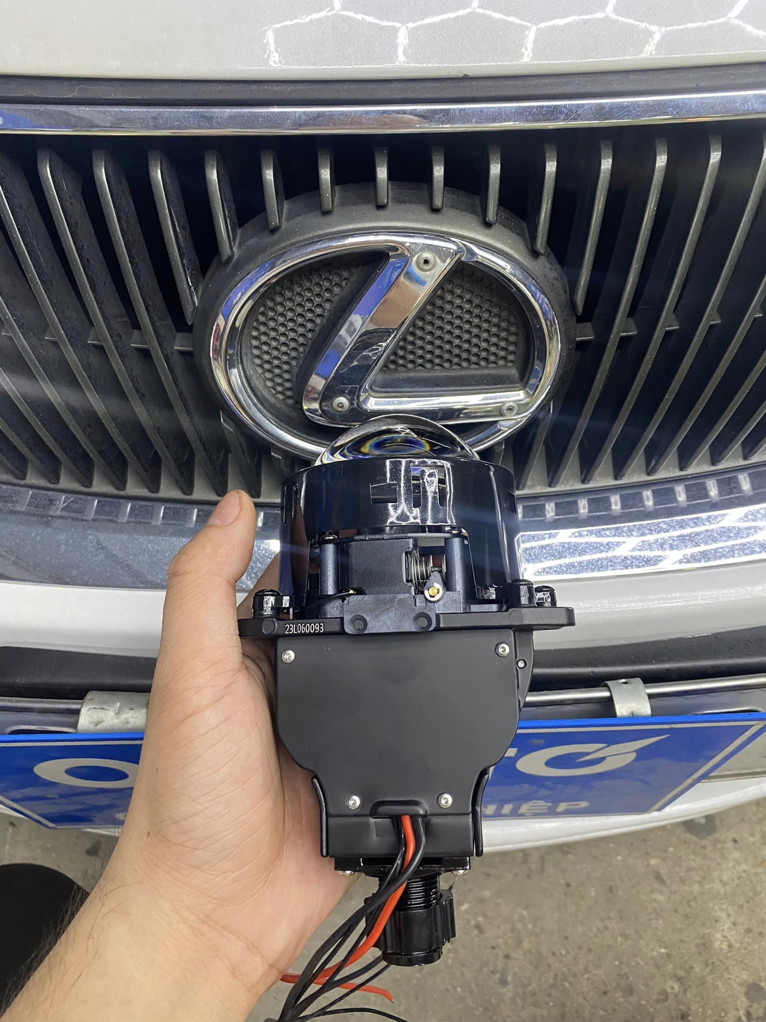 Độ đèn Lexus ES250 với Bi Led T9W