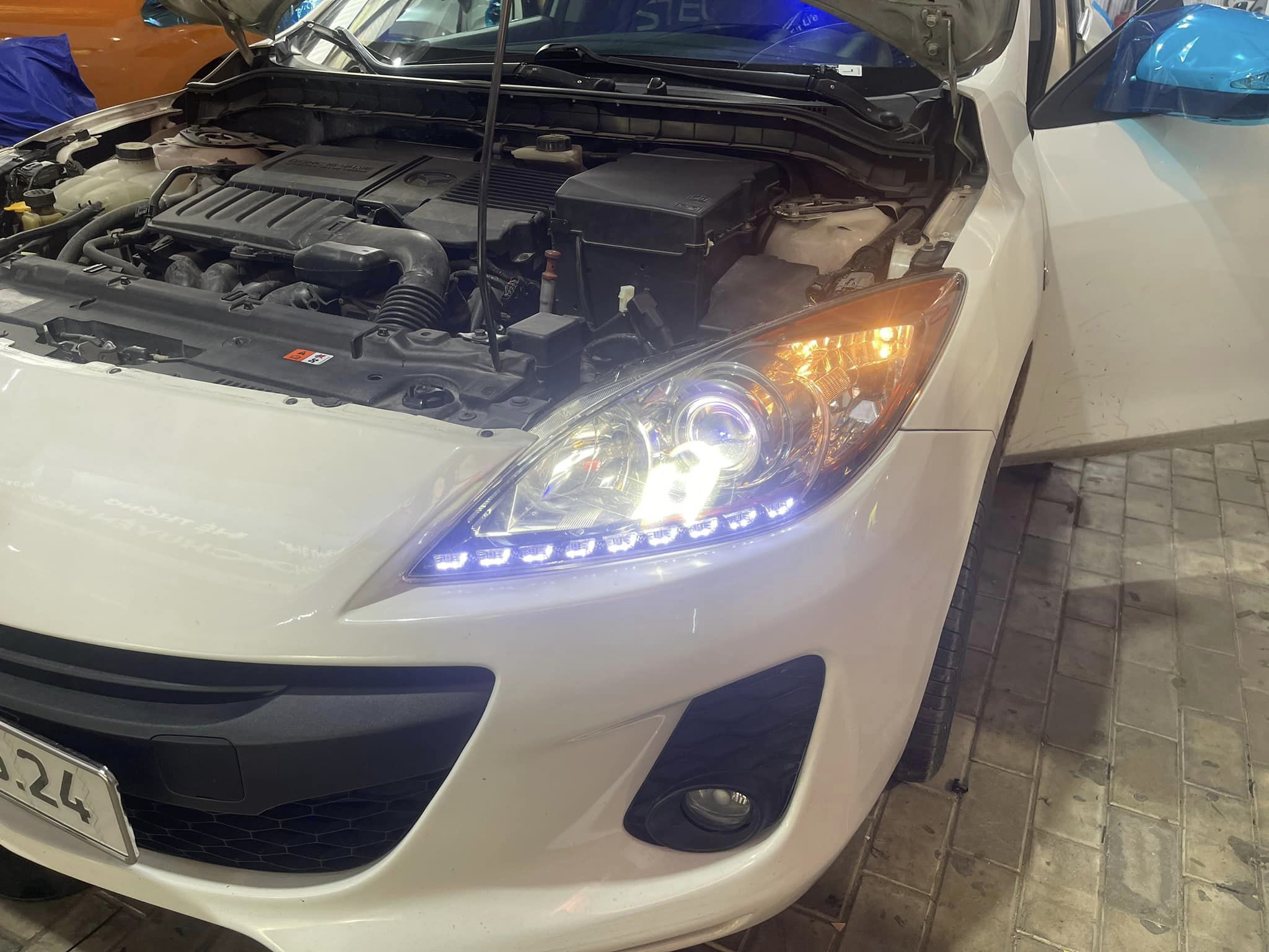 Độ đèn Mazda 3 với Bi Led EVO Light EZ