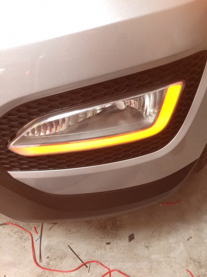 Độ đèn gầm LED khối 2 màu trắng vàng xe Hyundai Santafe 2015
