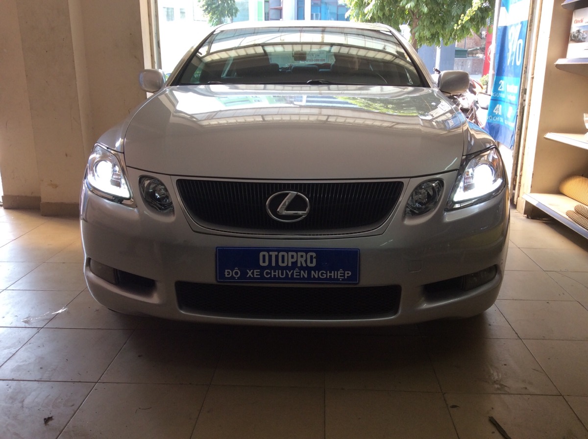 Lexus GS350 thay đèn nguyên bộ