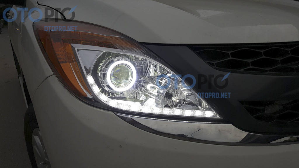 Mazda BT50 2015 độ đèn bi xenon, angel eyes, LED mí chạy