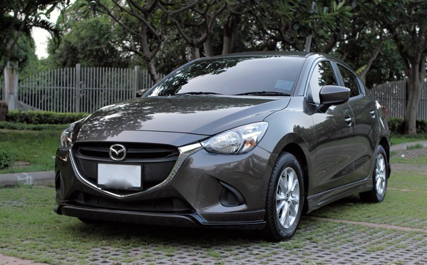 Bodylips cho xe Mazda 2 Sedan 2015 mẫu Ativus