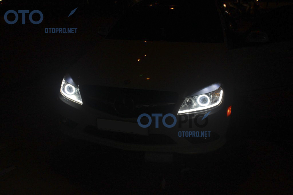 Độ dải LED mí thuỷ tinh chạy, angel eyes LED xe Mercedes C350