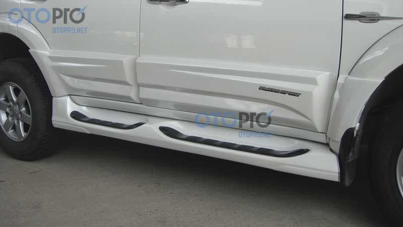 Ốp thân xe, sườn xe Mitsubishi Pajero Sport 2014 mẫu 2