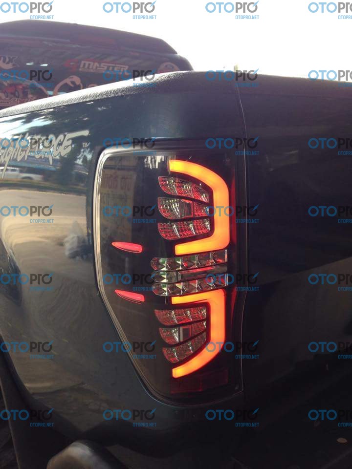 Đèn hậu độ LED nguyên bộ cho Ford Ranger 2013-2016 mẫu 1