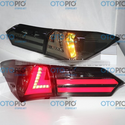 Đèn hậu độ LED nguyên bộ xe Toyota Altis 2014-2015 mẫu YZ màu khói