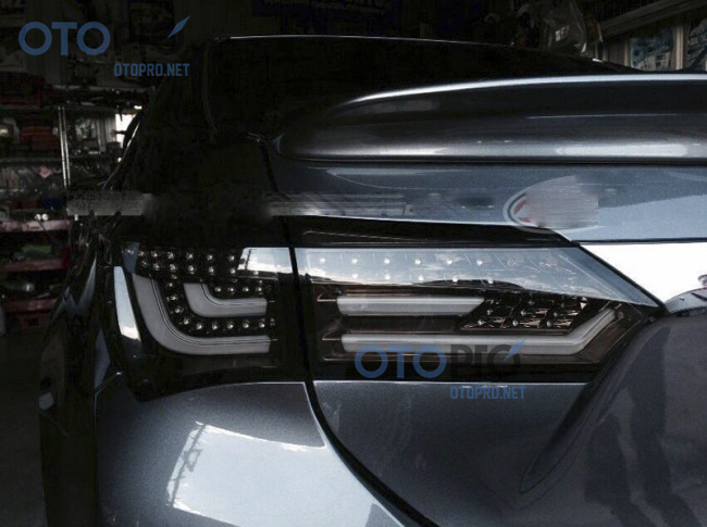 Đèn hậu độ LED nguyên bộ xe Altis 2015-2016 mẫu BMW kiểu khói