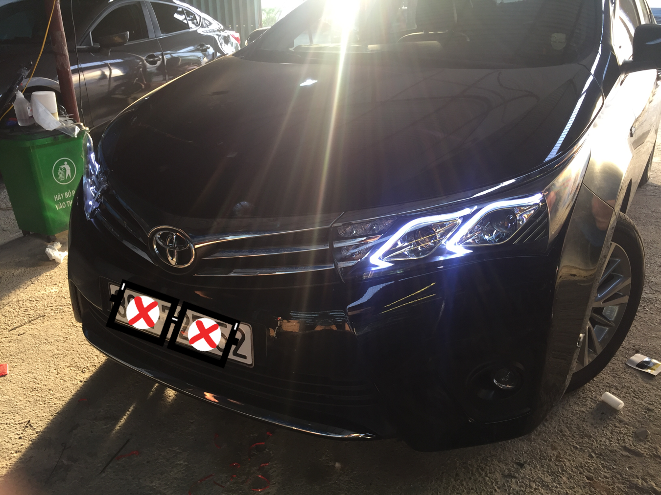 Lắp đèn pha nguyên bộ mẫu mec, bi gầm 2 chế độ xe Toyota Altis 2016