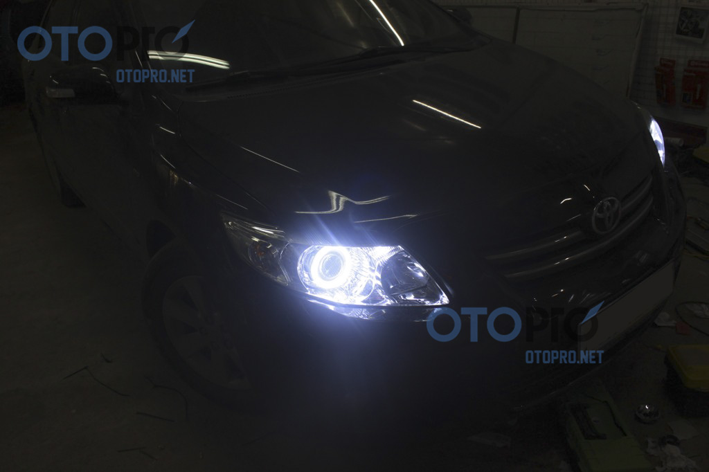 Toyota Altis 2009-2011 độ đèn bi xenon, angel eyes LED 2 màu