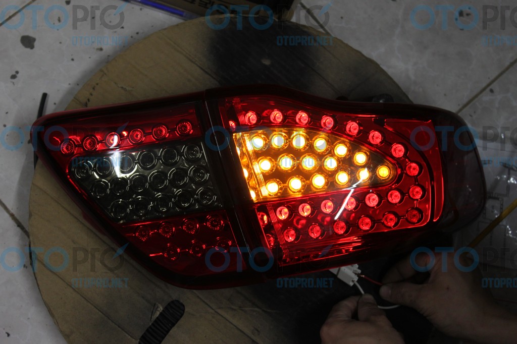 Đèn hậu độ LED nguyên bộ cho xe Corolla Altis đời 2009