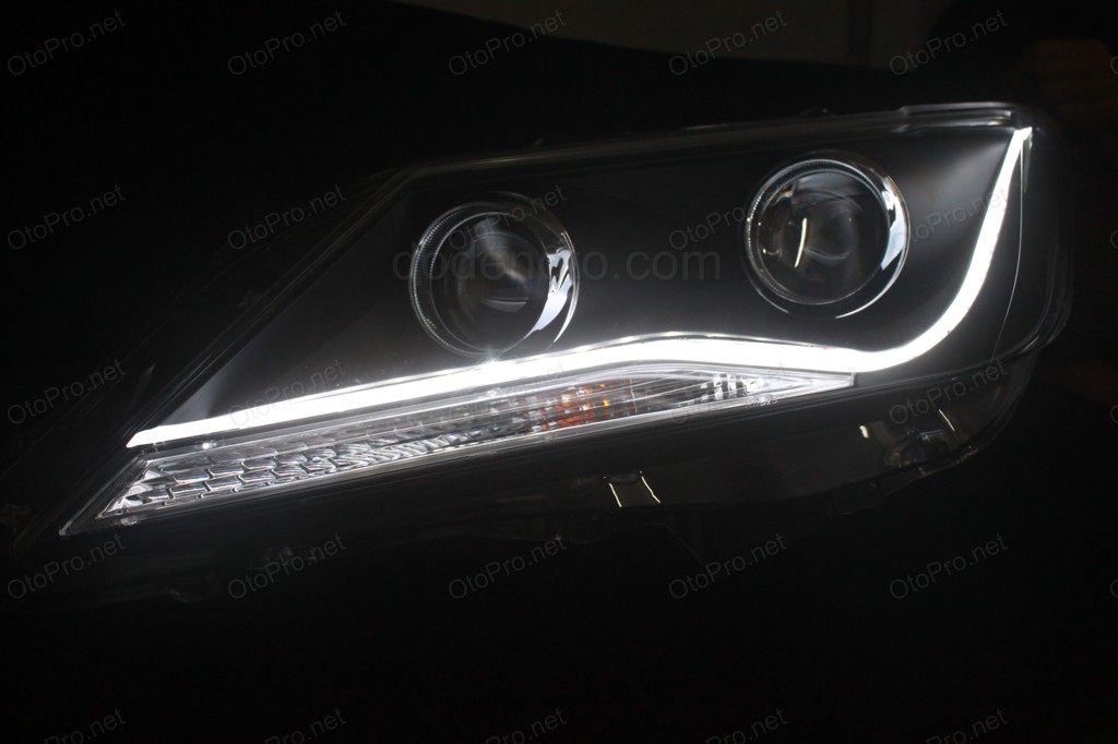 Đèn pha độ LED nguyên bộ cho xe Camry mẫu R8 2 bi LED khối