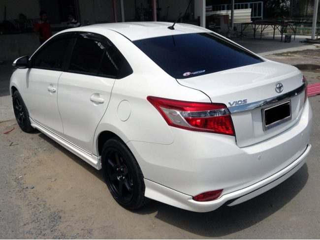 Body Kits  xe Vios 2013 mẫu Camry style